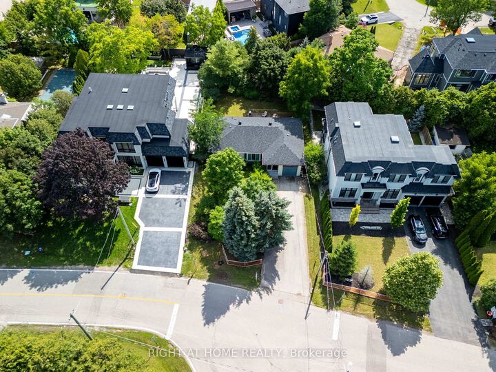 Property Photo: 398 Tennyson Drive ON L6L 3Z1