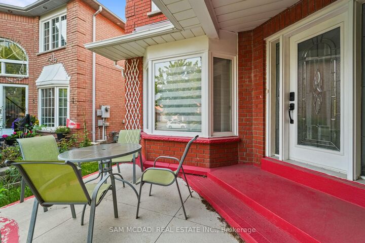 Property Photo: 4778 Crystal Rose Drive ON L5V 1G9