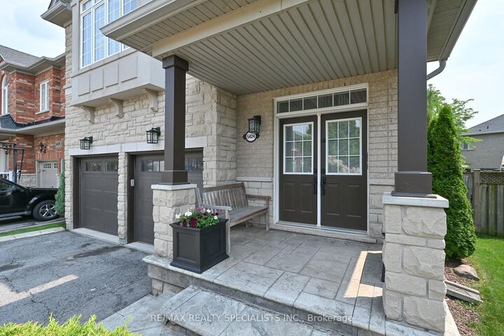 Property Photo: 5424 Greer Drive ON L7L 7M7