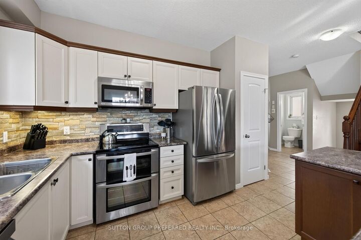 Property Photo: 3288 Turner Crescent ON N6M 0B2