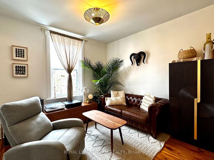 Property Photo: 620 Cooper Street 2 ON K1R 5J2