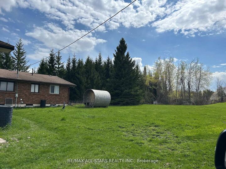 Property Photo: 1185 Sturgeon Road ON K9V 4R8