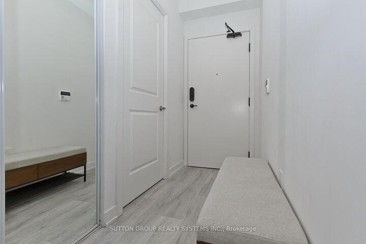 Property Photo: 4655 Metcalfe Avenue 1409 ON L5M 0Z7