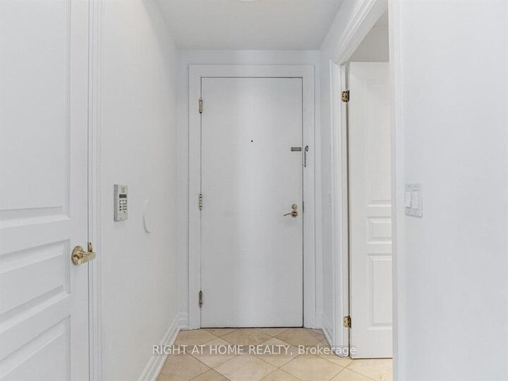 Property Photo: 2087 Lake Shore Boulevard 207 ON M8V 4G3