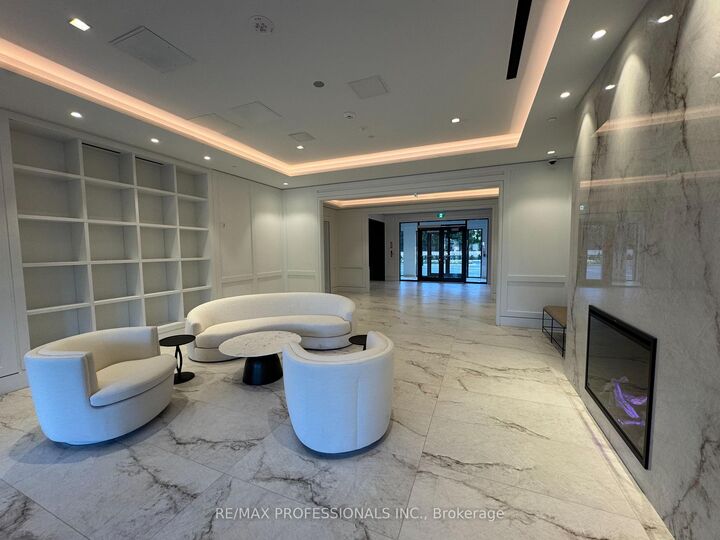Property Photo:  4010 Eglinton Avenue W 811  ON M9A 0G5 