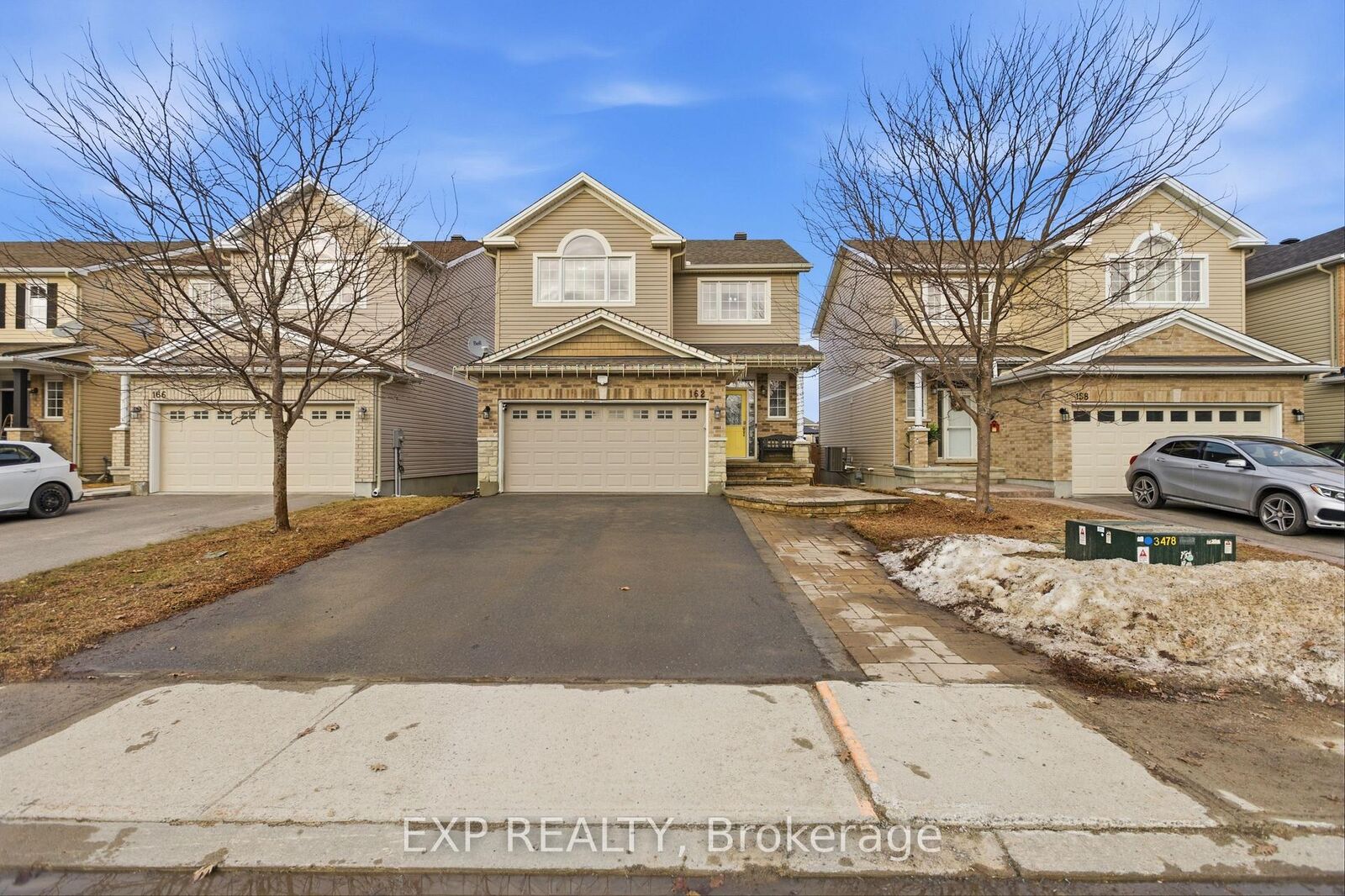 Property Photo: 162 Bert Hall Street ON K7S 0H1