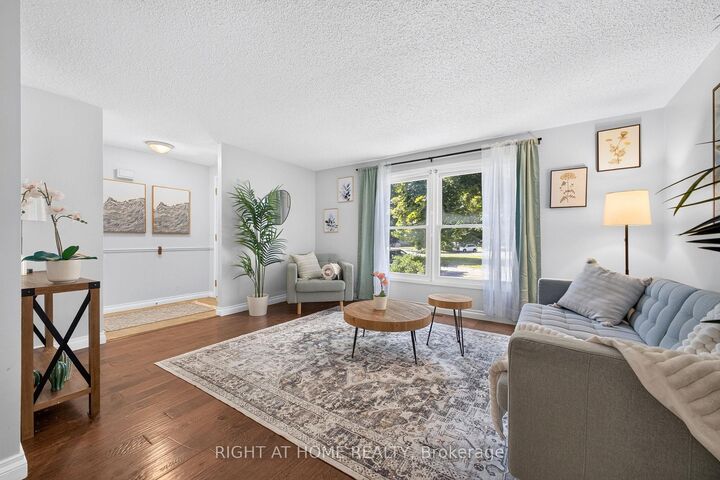 Property Photo: 6 Bardadyn Court ON L2N 6R2