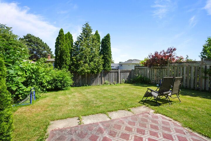 Property Photo:  458 Appledore Crescent Upper  ON L5B 2L6 