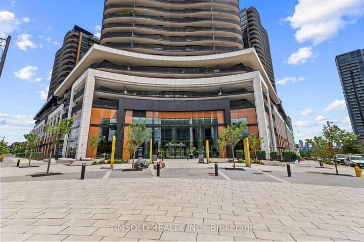 Property Photo: 18 Esther Shiner Boulevard 1609 ON M2K 0J7
