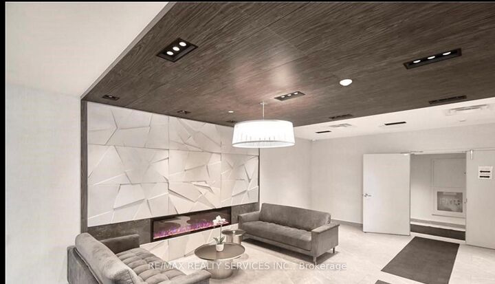 Property Photo: 56 Lakeside Terrace SE 610 ON L4M 7B9