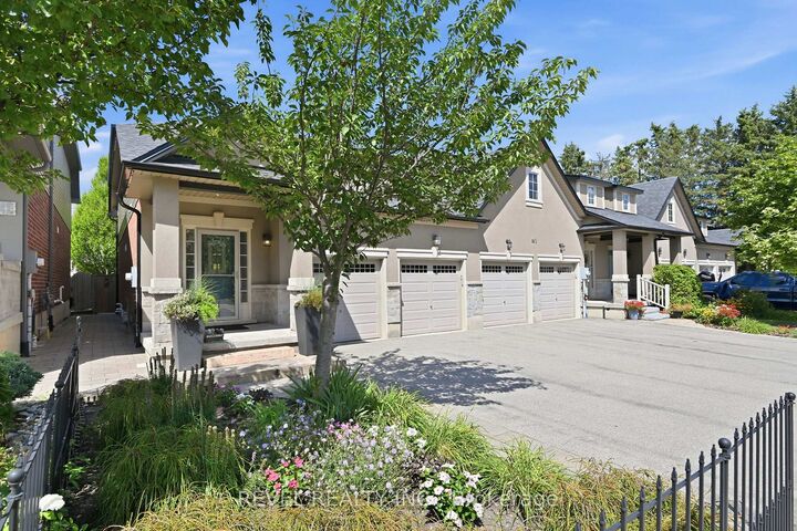 Property Photo: 10 Kopperfield Lane ON L0R 1W0