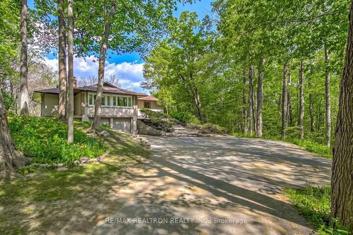 9563 Warden Avenue — photo 1