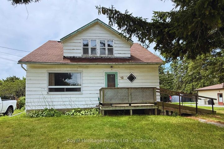 12 Dufferin Street — photo 1