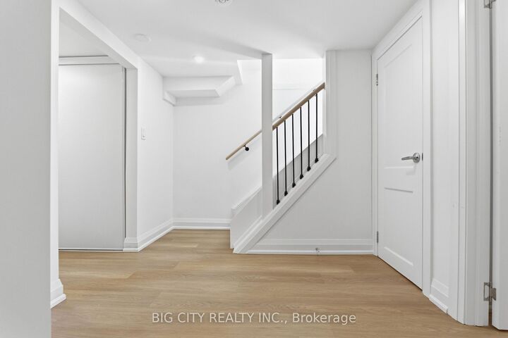Property Photo:  203 Park Road S (Lower)  ON L1J 4H1 