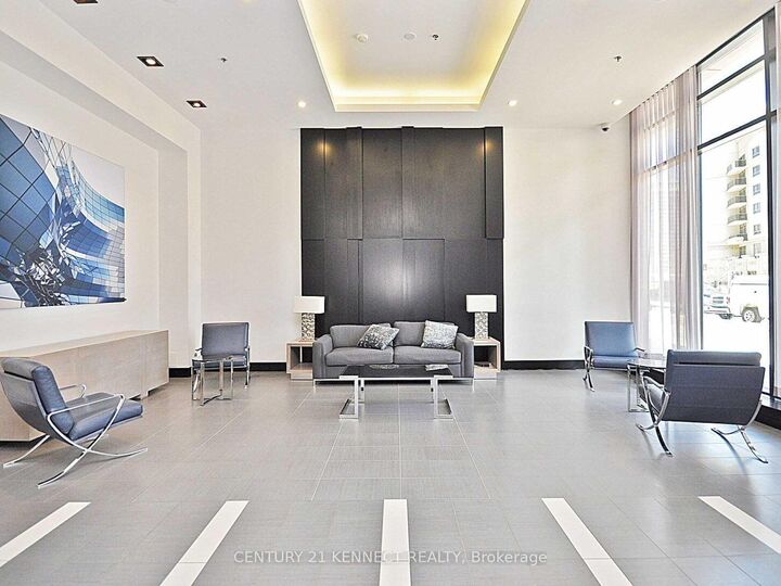 Property Photo:  4070 Confederation Parkway 3910  ON L5B 0E9 