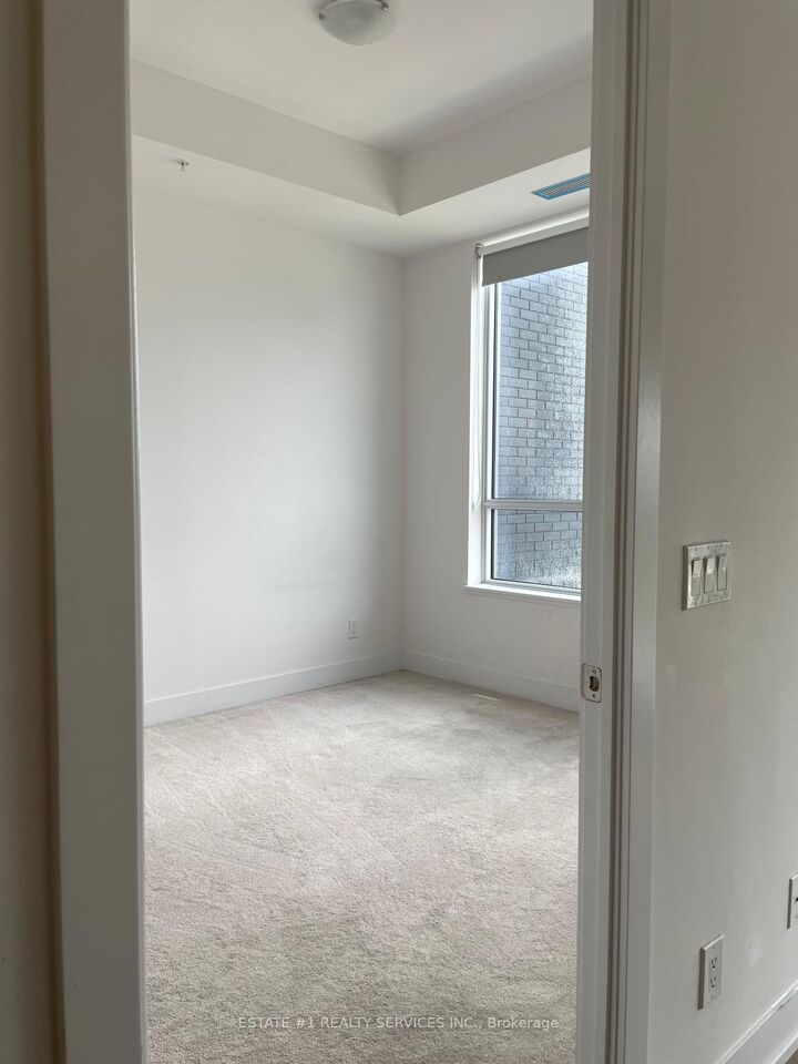 Property Photo: 7 Kenaston Gardens 812 ON M2K 0E9