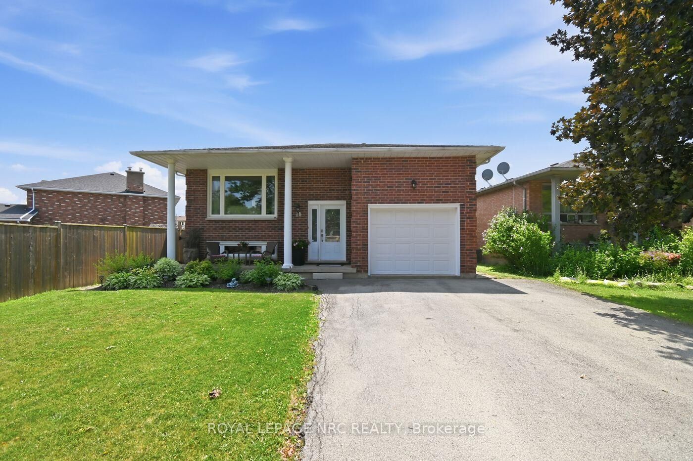 Property Photo:  28 Rollins Drive  ON L3C 6Z8 