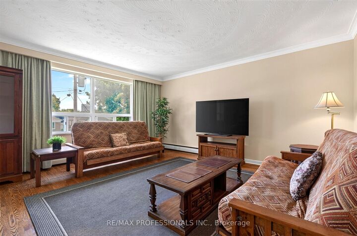 Property Photo: 50 Waniska Avenue ON M8Y 1P9