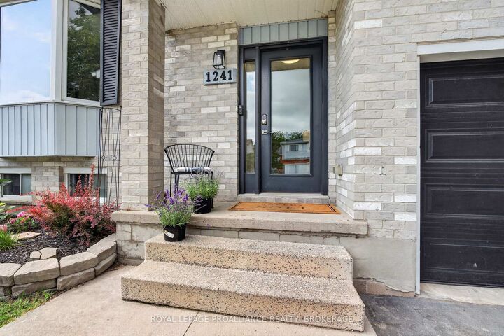 Property Photo: 1241 Juniper Drive ON K7P 2P7