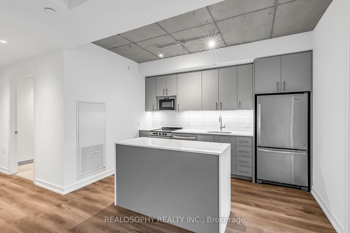 Property Photo:  115 Larchmount Avenue 404  ON M4M 2Y6 