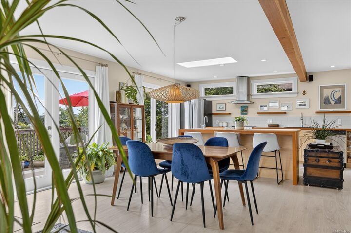 Property Photo:  5674 Market St  BC V0R 3B0 