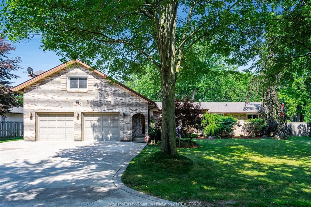 Property Photo:  110 Lake Erie Drive  ON N9V 2Y8 
