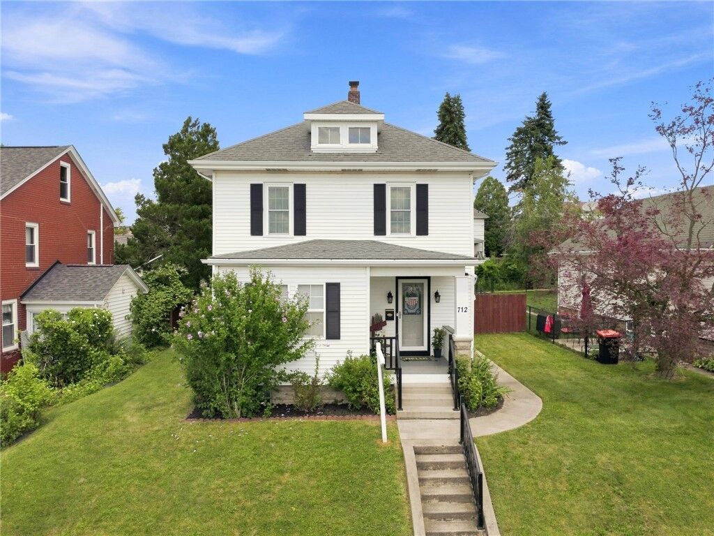 Property Photo: 712 James St PA 15650