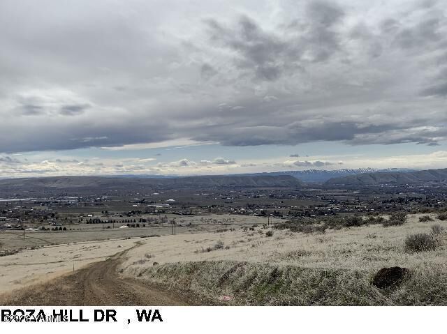 Property Photo:  Nkn Roza Hill Dr  WA 98901 