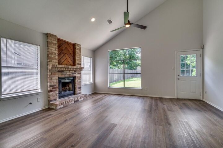 Property Photo:  15902 De Peer Avenue  TX 78717 