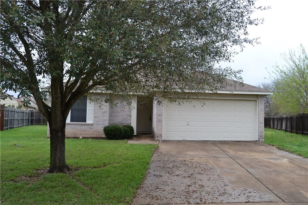Property Photo: 131 Pony Cove TX 78640