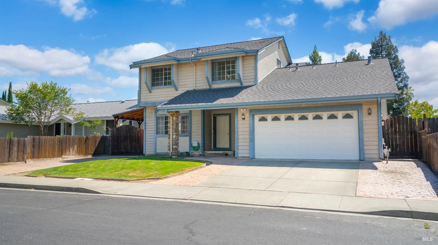 Property Photo: 393 Limerick Way CA 95688