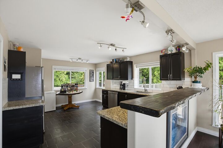 Property Photo: 31861 Bench Avenue BC V4S 1E6