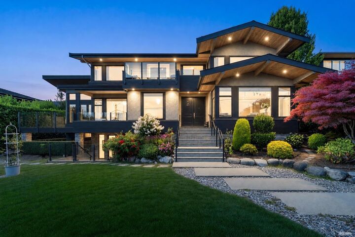 1139 Esquimalt Avenue — photo 1