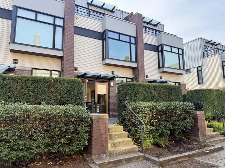 6180 Oak Street — photo 1