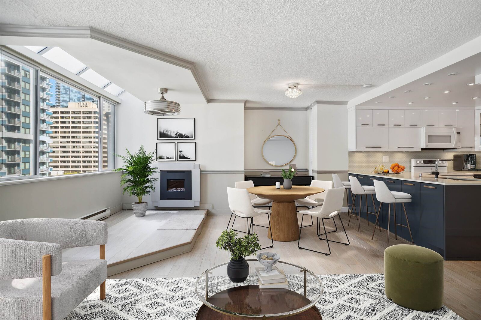 Property Photo:  1270 Robson Street  BC V6E 3Z6 