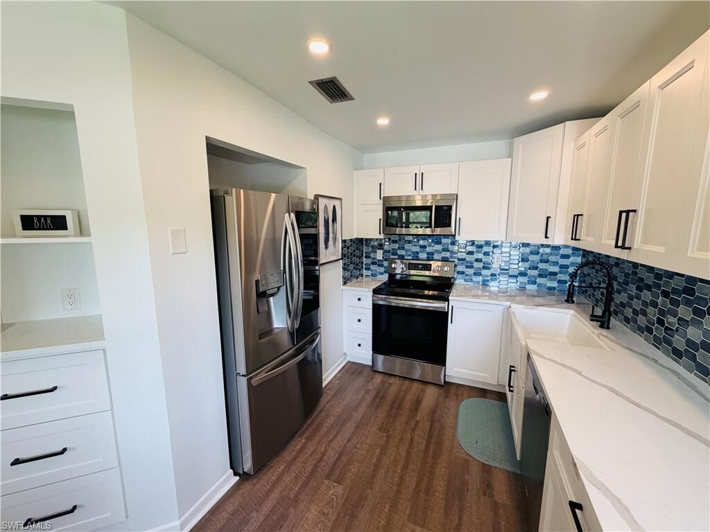 Property Photo:  1522 Mainsail Dr 4  FL 34114 
