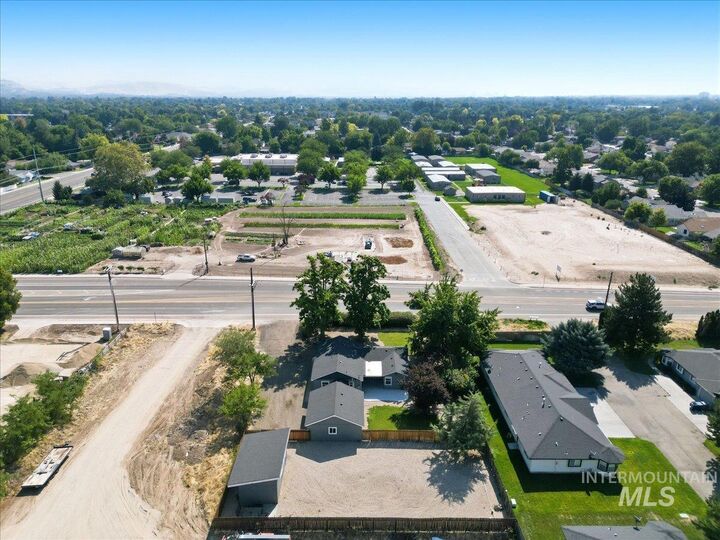 Property Photo: 3029 N Maple Grove Rd ID 83704