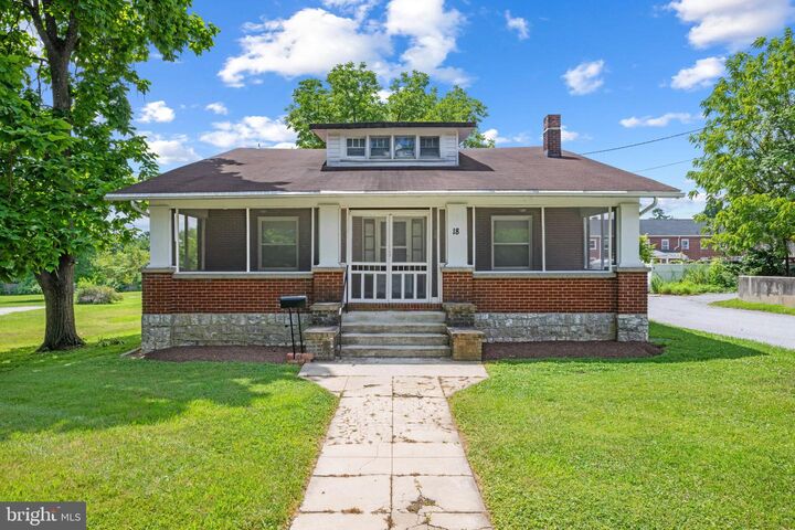 Property Photo:  18 E Chatsworth Avenue E  MD 21136 