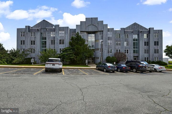 Property Photo: 5215 Le Parc Drive 6 DE 19809