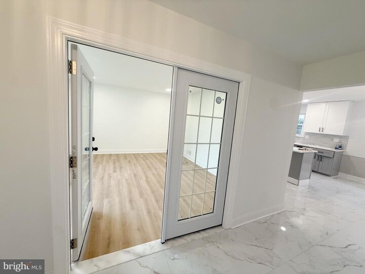 Property Photo: 9398 Paulskirk Drive MD 21042