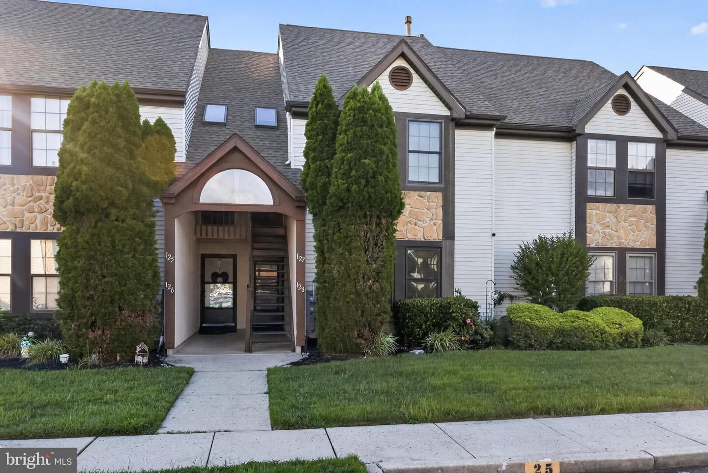Property Photo:  128 Haven Court  NJ 08080 
