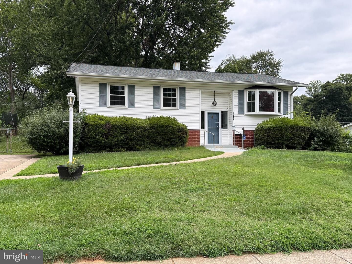 Property Photo: 7812 Royston Street VA 22003