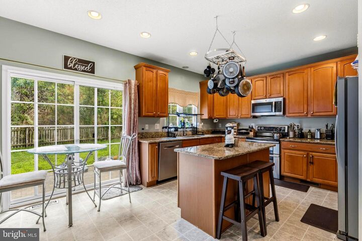 Property Photo: 1004 Glen Oak Court MD 20646