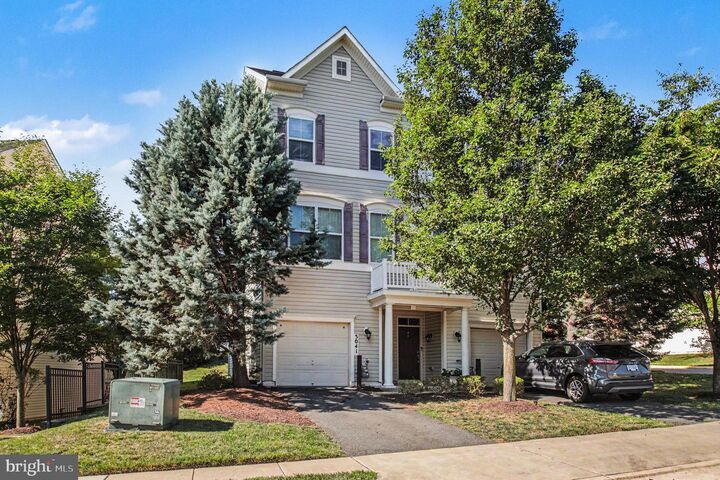 Property Photo: 3041 Chinkapin Oak Lane VA 22191