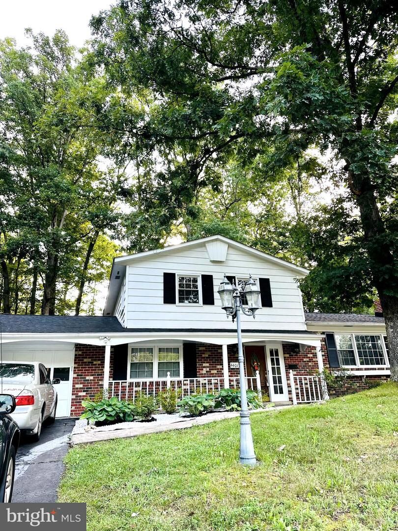 Property Photo: 4401 Braeburn Drive VA 22032