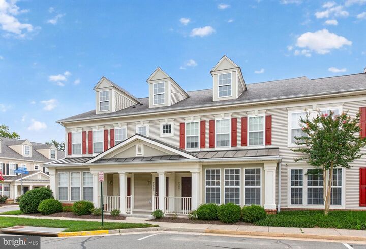 Property Photo:  43081 Zander Terrace  VA 20147 