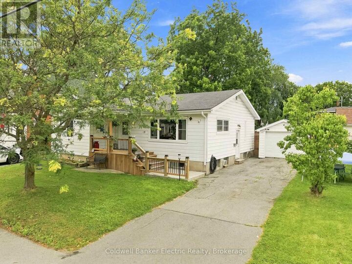 Property Photo: 19 Graham Street East ON K7R 1L6