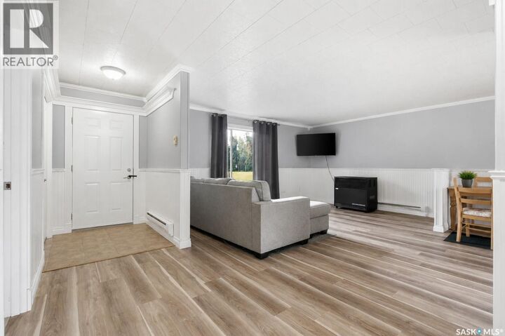 Property Photo: 157 4th Street W SK S0M 2K0