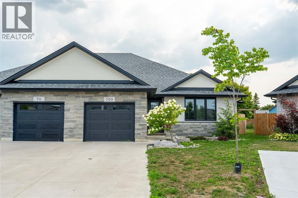 Property Photo:  709 Ferdinands Crescent  ON N7W 0B5 