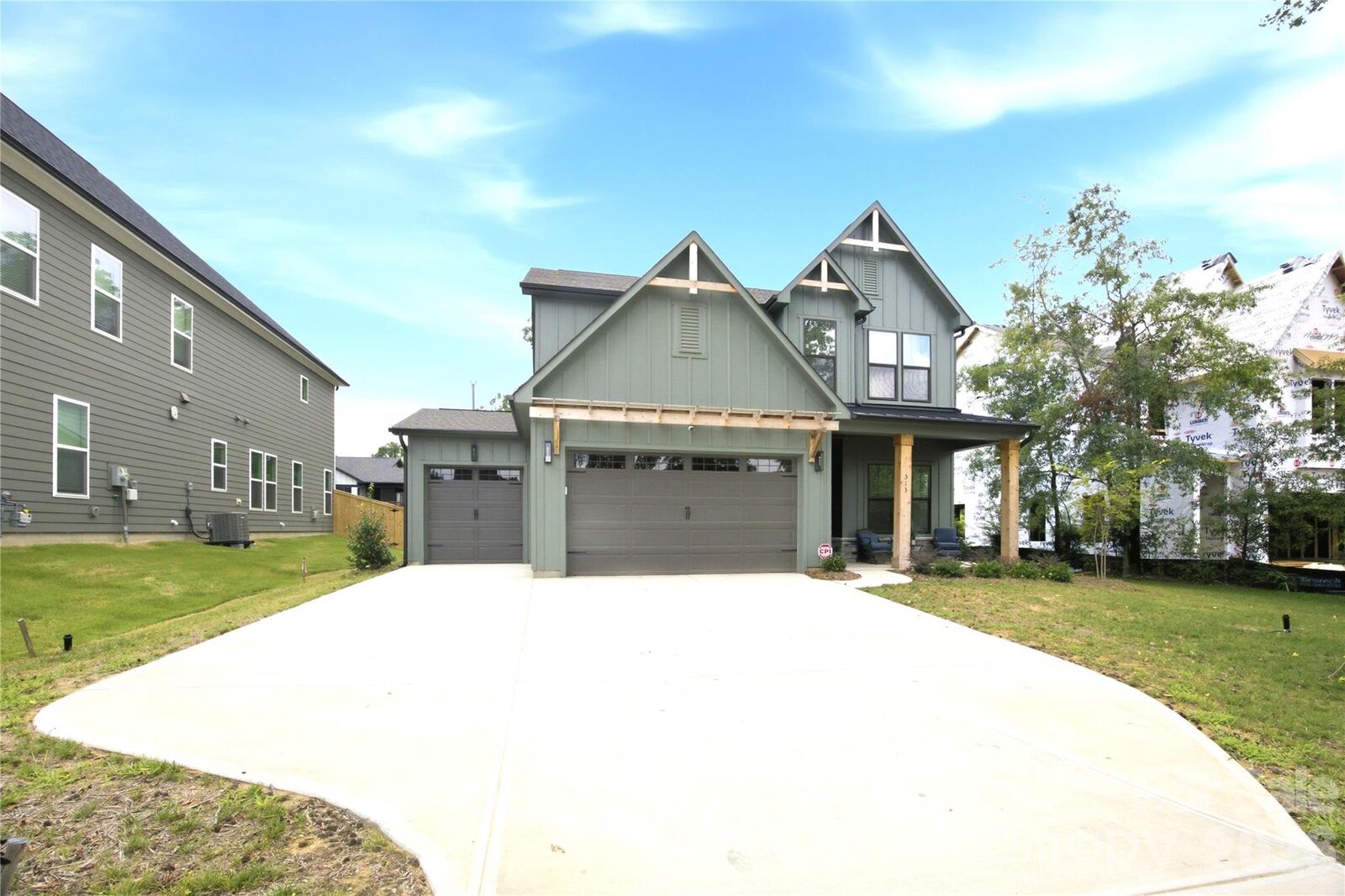 Property Photo:  513 Bowman Road  NC 28217 